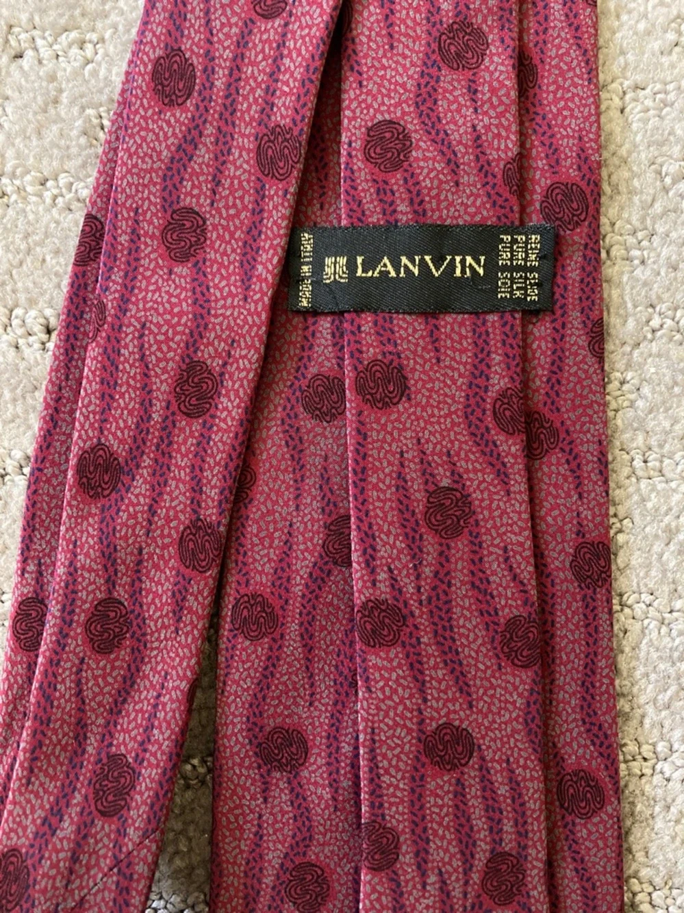 Vintage LANVIN 100% silk burgundy neck tie.